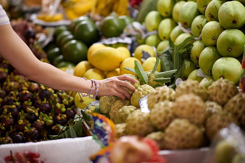Early fruit consumption may ward off late-life blues