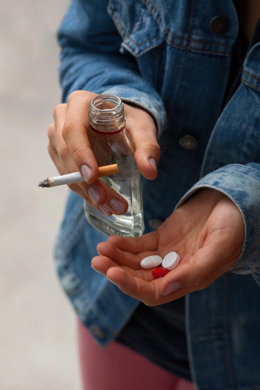 Lifetime illegal drug use prevalent among smokers, drinkers, youths in SG