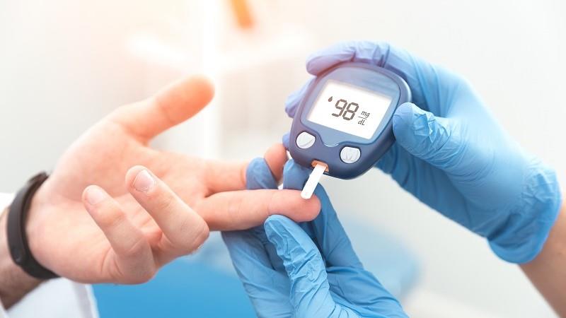 High blood sugar predicts CV death in adults with or without hypertension