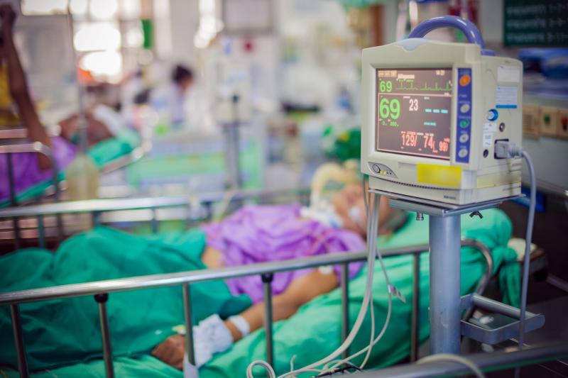 Acetaminophen drip of little benefit in critically ill sepsis patients