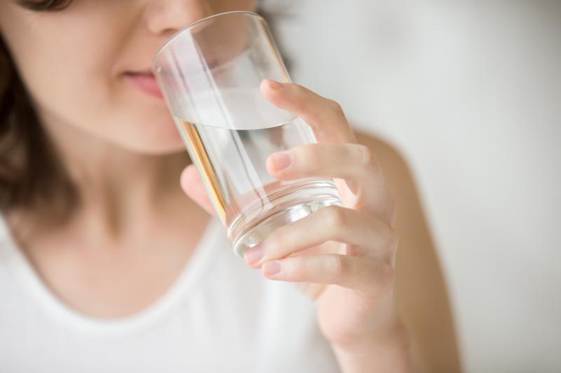 Does drinking alkaline water help people with uric acid, cystine urolithiasis?