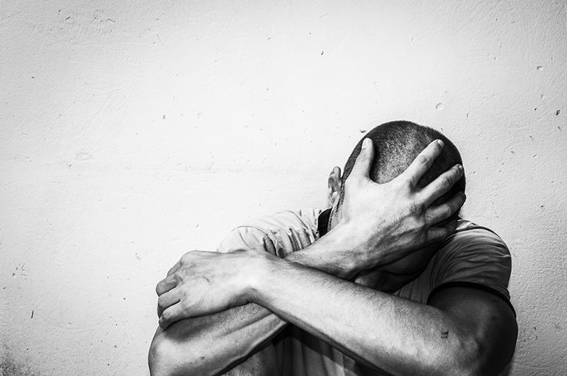 Ensuring antipsychotic medication use as prescribed may be crucial for reducing the risk of suicidality among patients with s