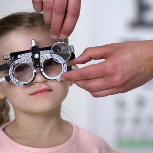 Lazy eye common in poor, obese teens