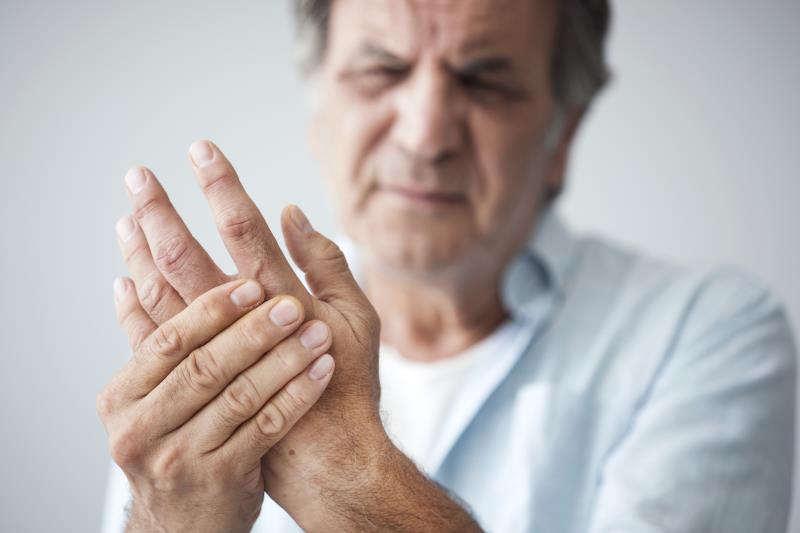 Low-dose prednisolone helps relieve pain in hand osteoarthritis
