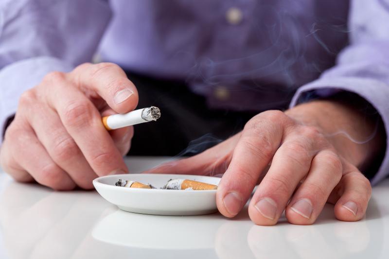 Smoking raises risk of death in early-stage melanoma