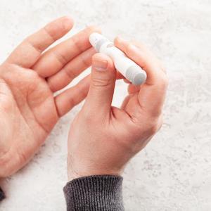 Pioglitazone boosts HbA1c decrease while preventing ketone increase