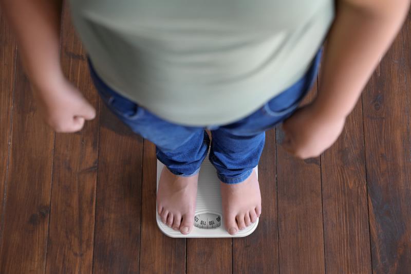 Obesity persists in axSpA, especially in socially deprived patients