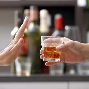 Topiramate reduces heavy alcohol intake in people with AUD