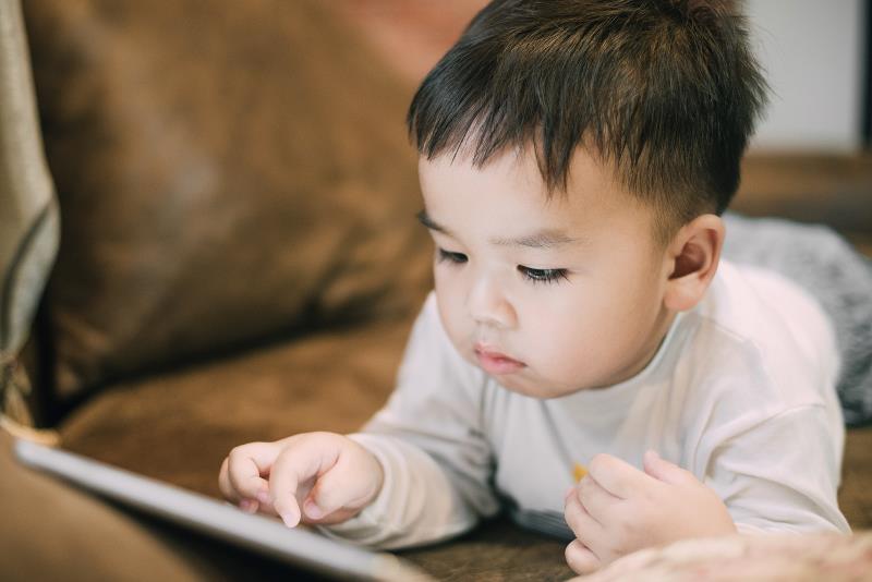 Screen time interferes with creation of talk-rich environment for children