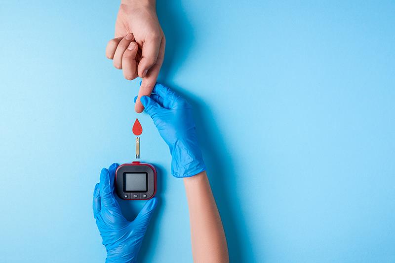 For individuals with type 2 diabetes mellitus (T2DM), the earlier the age at diagnosis, the higher the likelihood of subseque