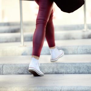 Walking or taking the stairs are both effective to burn excess calories