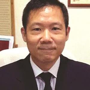 Dr. Yoon  Kam Hon